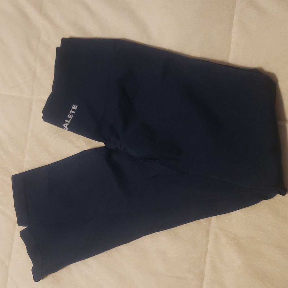 Alphalete dark water leggings